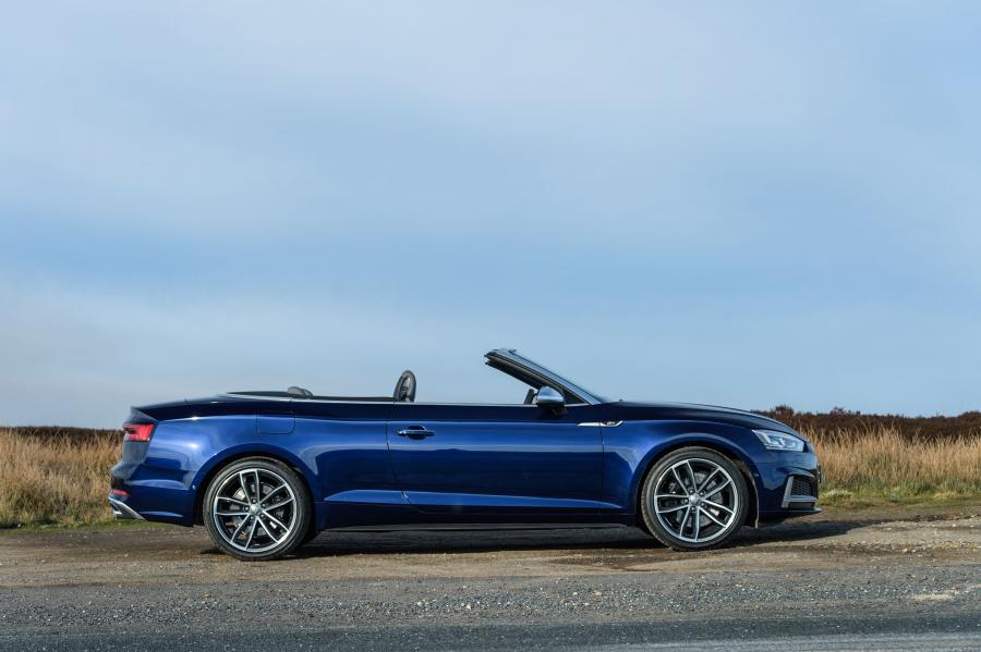  Audi S5 Cabriolet 2017 года  (UK) (фото 34 из 40)